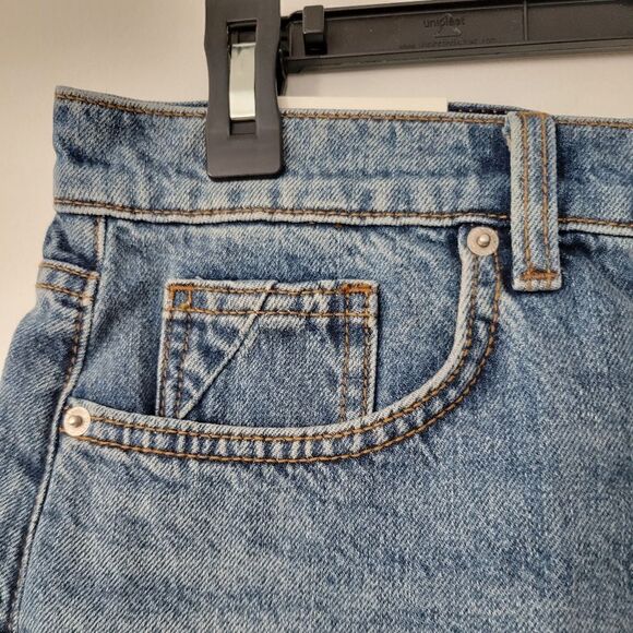 NWT 7 For All Mankind Monroe Cut-Off Short - Picture 5 of 8